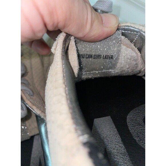 P448 John Women’ Low Top Leather Sneaker size 39/ US 8.5 - Picture 8 of 11